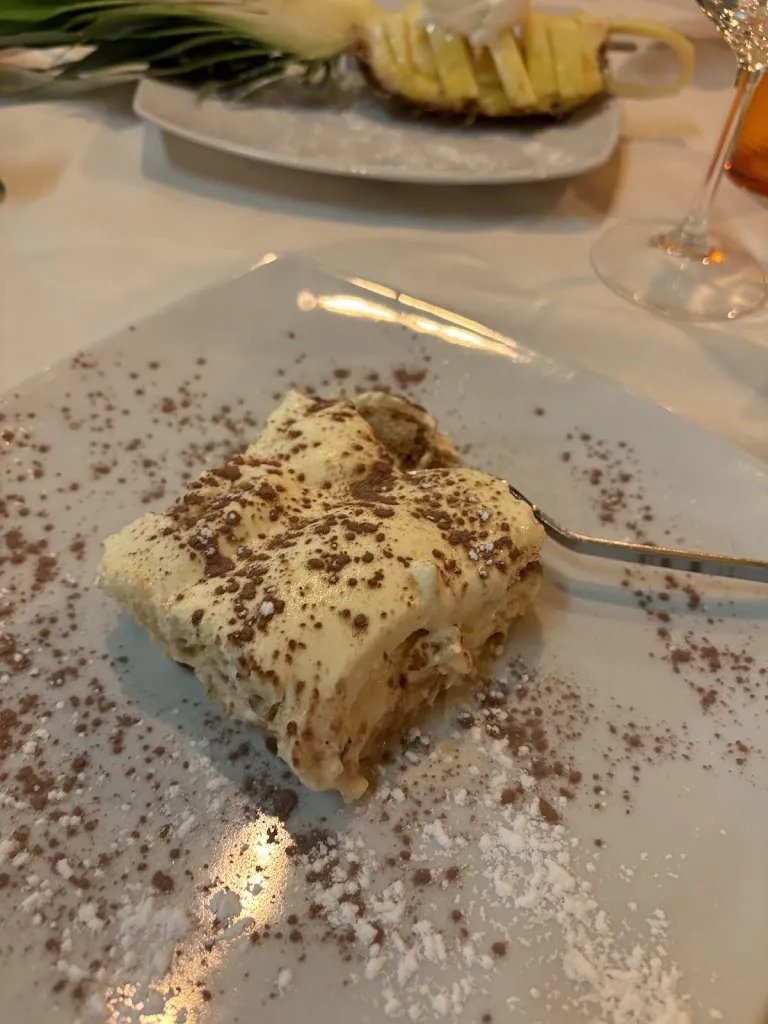 Xiaowen Chu_Borgo Marinaro - Ristorante di Pesce - Pizzeria_Ponte San Pietro_review