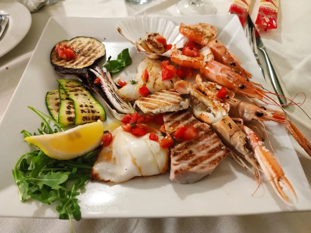 Borgo Marinaro - Ristorante di Pesce - Pizzeria_Ponte San Pietro_slider_image_2