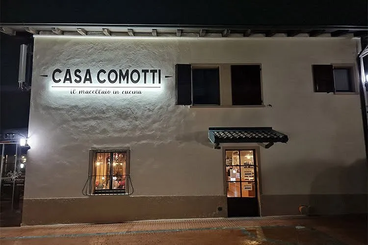 Casa Comotti il Macellaio in cucina_Ponteranica_slider_image_1