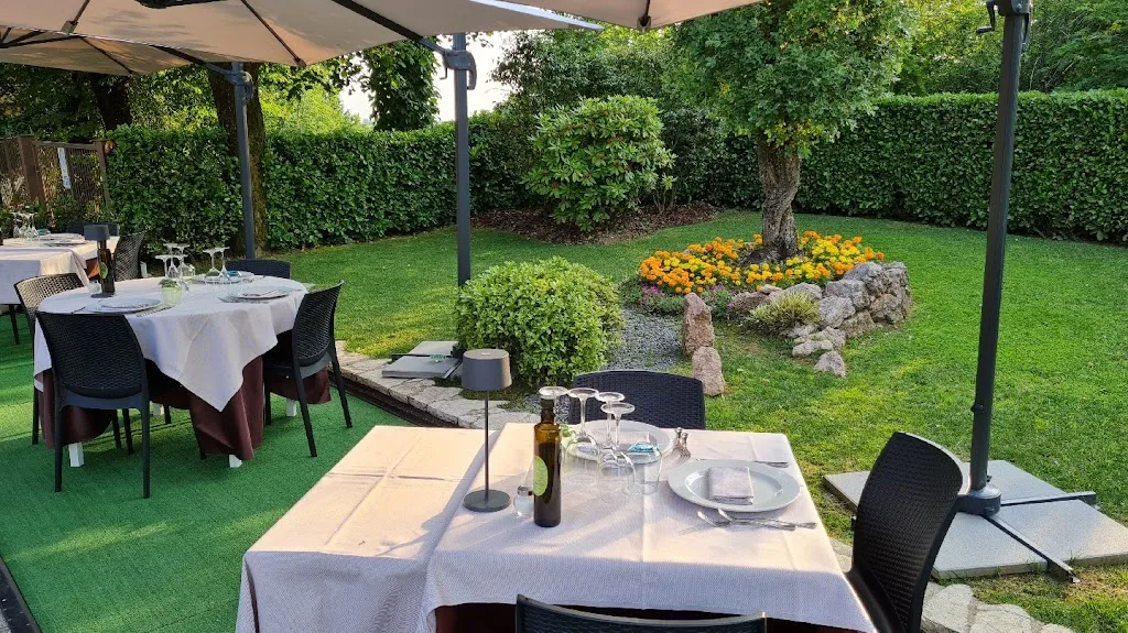 Trattoria Quattro Piantoni restaurant in Ponteranica