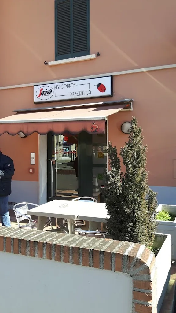 La Coccinella - Ristorante e Pizzeria restaurant in Pontevico