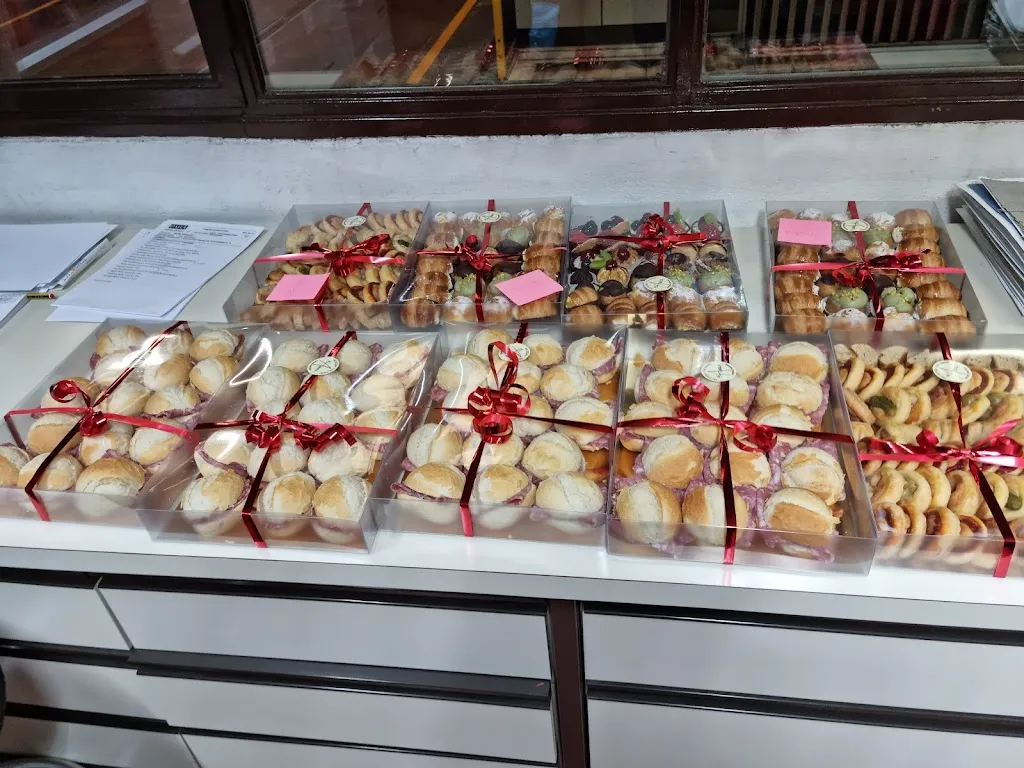 Pasticceria all'Angolo restaurant in Pontirolo Nuovo