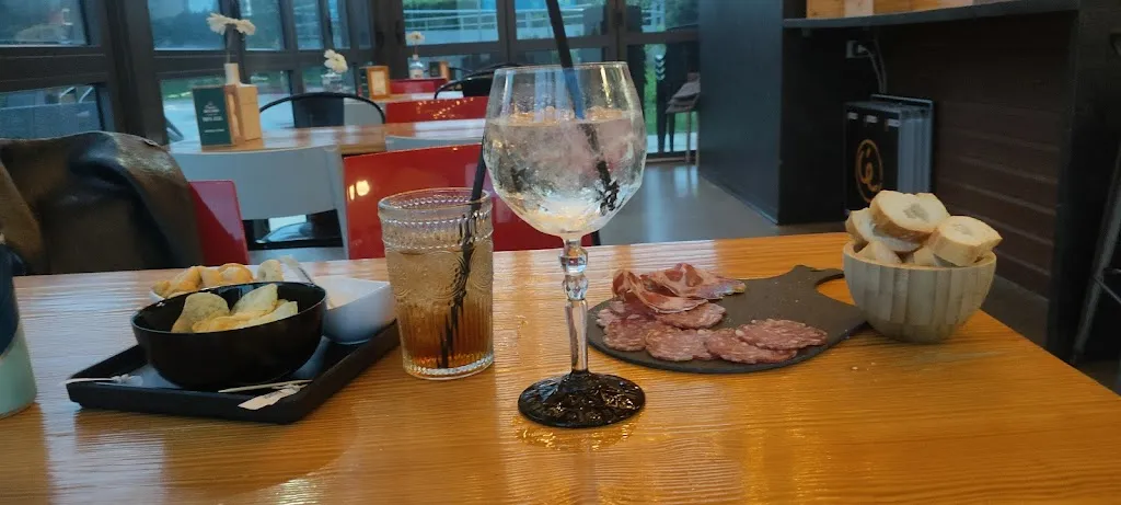 Cristiana Cernotto_KIOSCO GINTONERIA_Pontirolo Nuovo_review