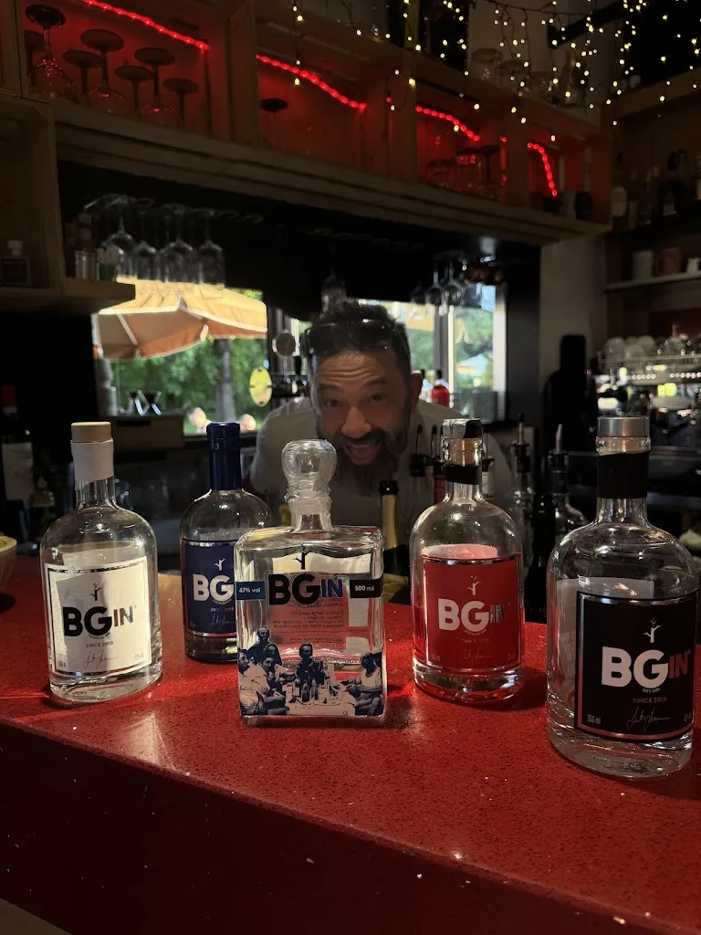 Diana Bochkarova_KIOSCO GINTONERIA_Pontirolo Nuovo_review