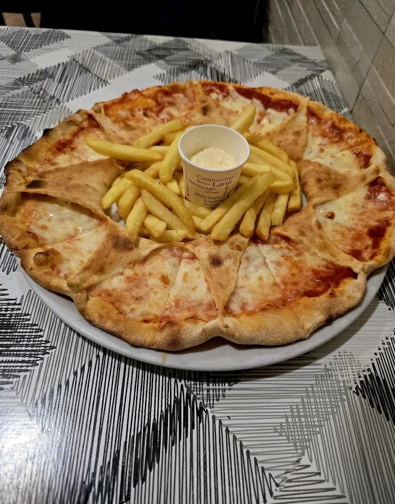 Pizzeria D'asporto Regina...consegna a domicilio restaurant in Pontida