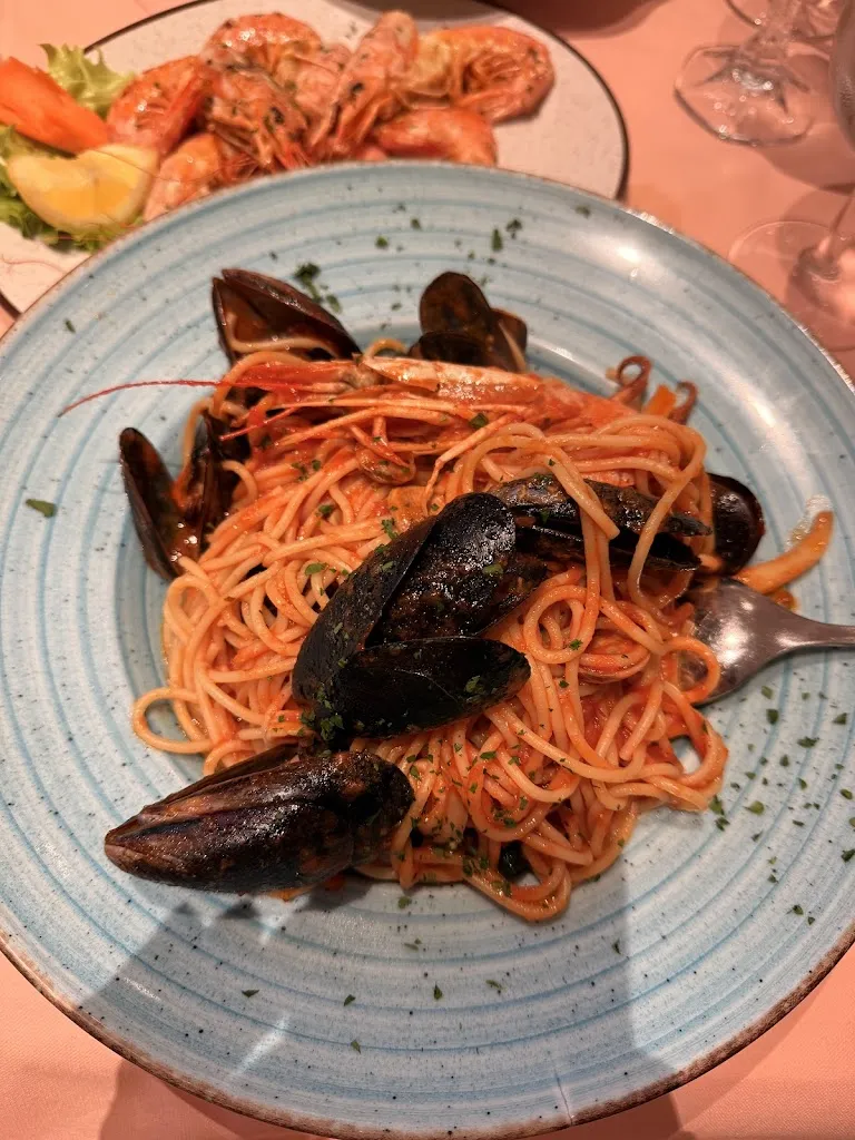 My Nguyen_Ristorante pizzeria Sapori in centro Bar_Porlezza_review