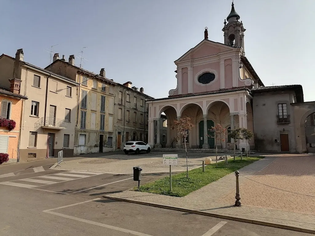 Bar della Piazza di Hu Jianjian_Portalbera_slider_image_1