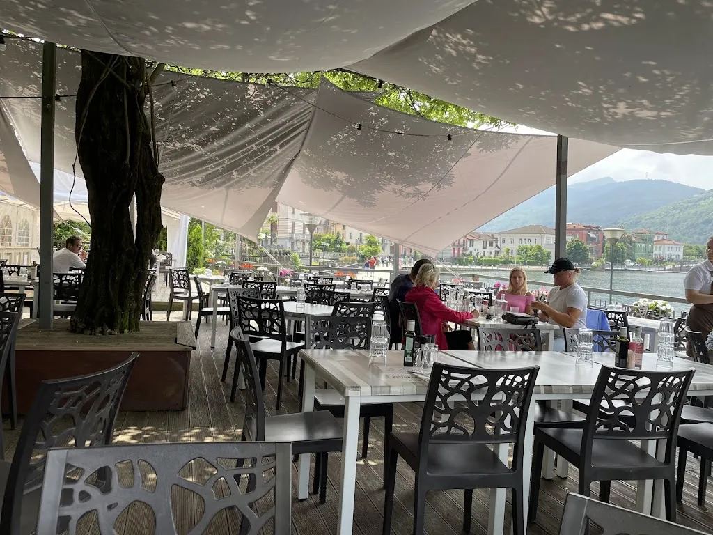 AL POSTO GIUSTO - PORTO CERESIO_Porto Ceresio_slider_image_1