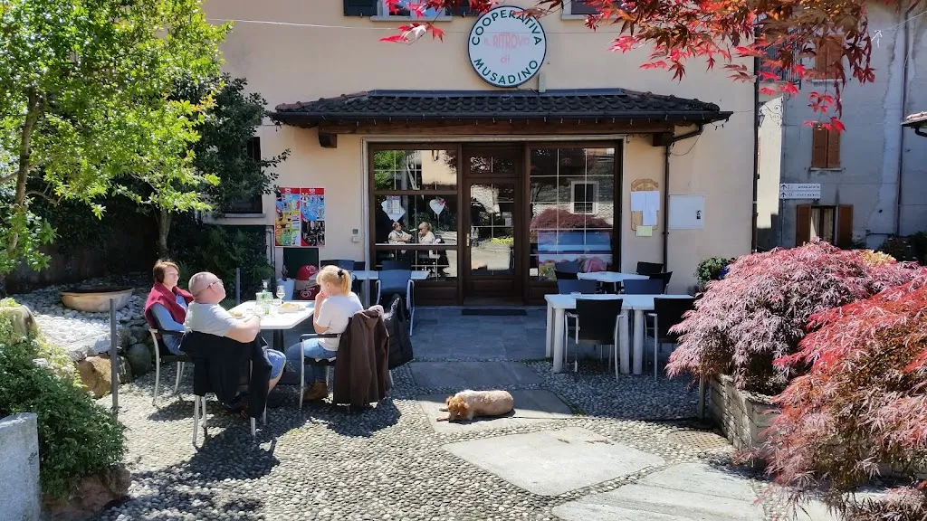 Trattoria Il Ritrovo_Porto Valtravaglia_slider_image_1