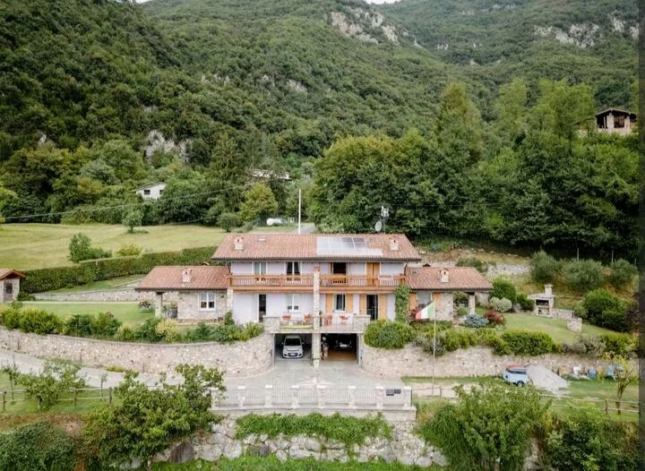 Alla Vecchia Contrada B&B restaurant in Provaglio Val Sabbia