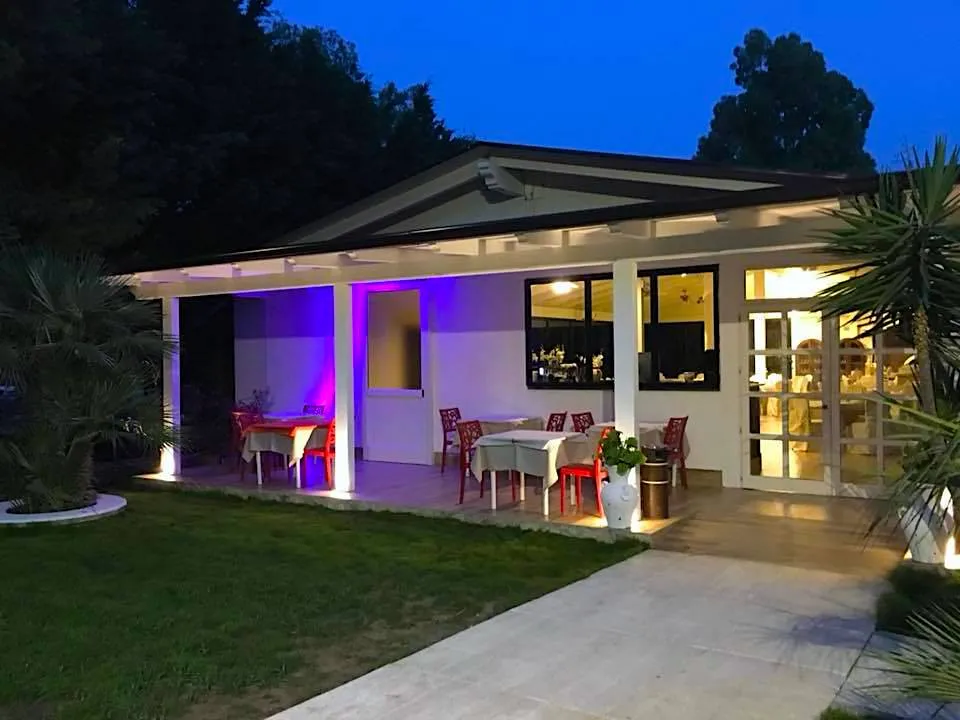 B&B HOTEL RESTAURANT L'ISOLA DEI SAPORI restaurant in Cagnano Varano