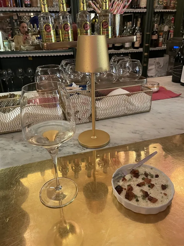 Nina Naji_Vineria Cozzi_Provincia di Bergamo_Bewertung