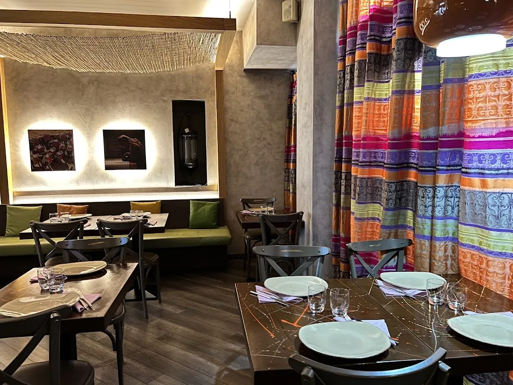 Curcuma restaurant in Provincia di Lecco