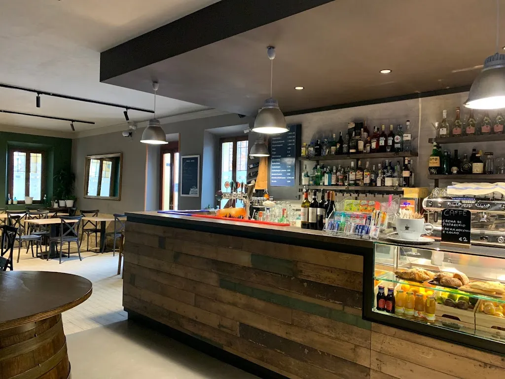 Bar MAZZINI restaurant in Quingentole