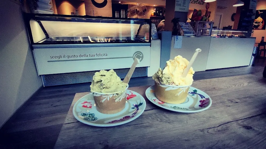 Gelateria Crema e Cioccolato_Regoledo_slider_image_3