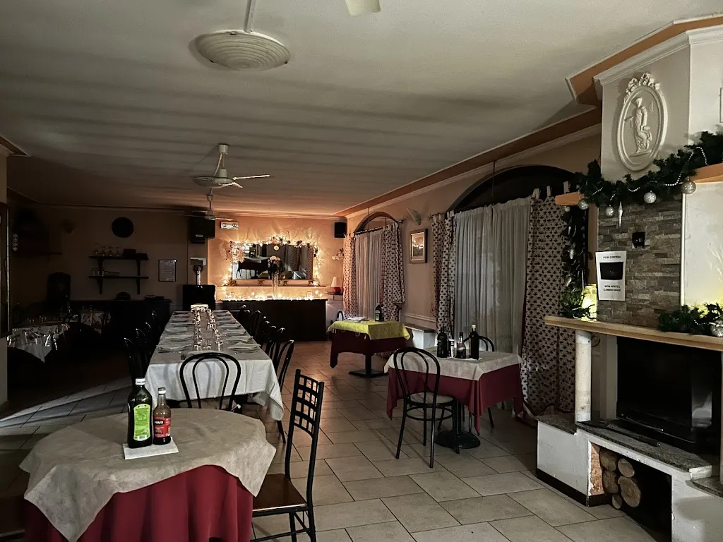 Joan Roxy Bar da Antonella restaurant in Redavalle