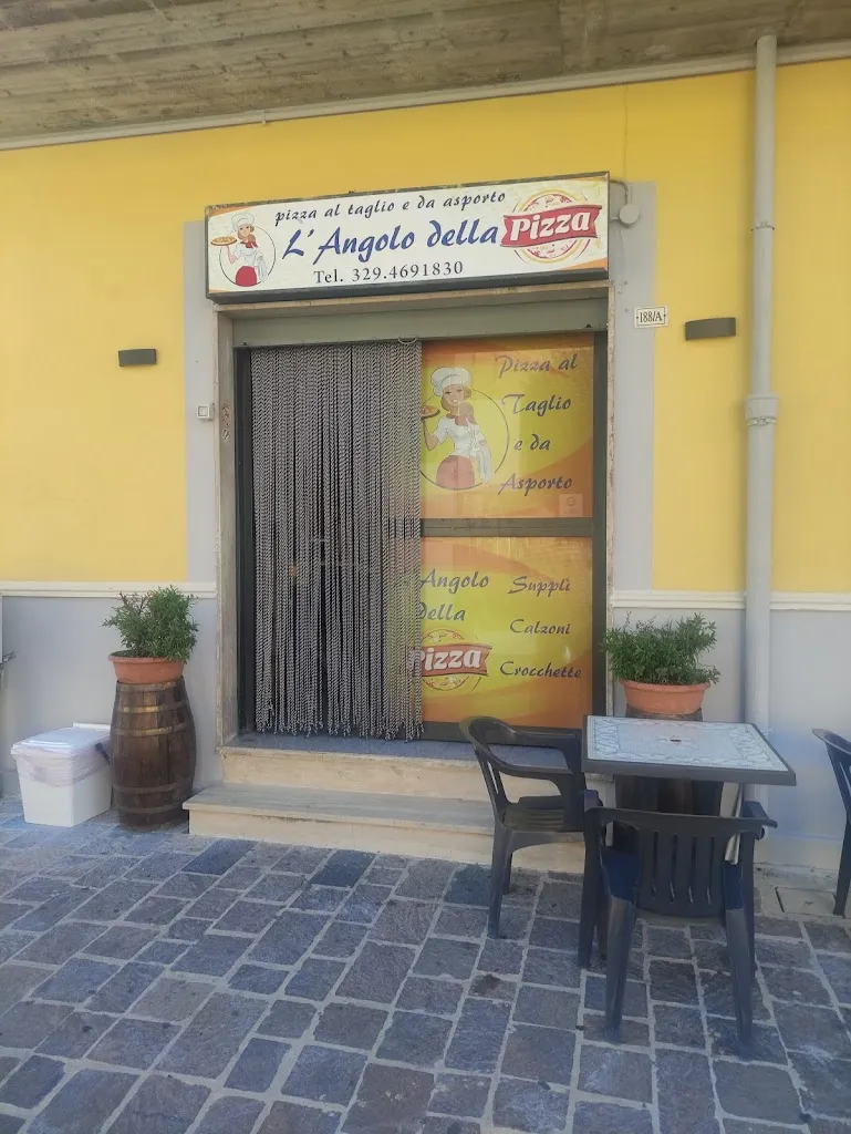 L'angolo Della Pizza di Turchetta Anna restaurant in Capistrello