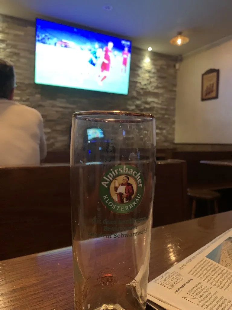 Gennaro Cozzolino_EDELWEISS PUB_Ranica_review