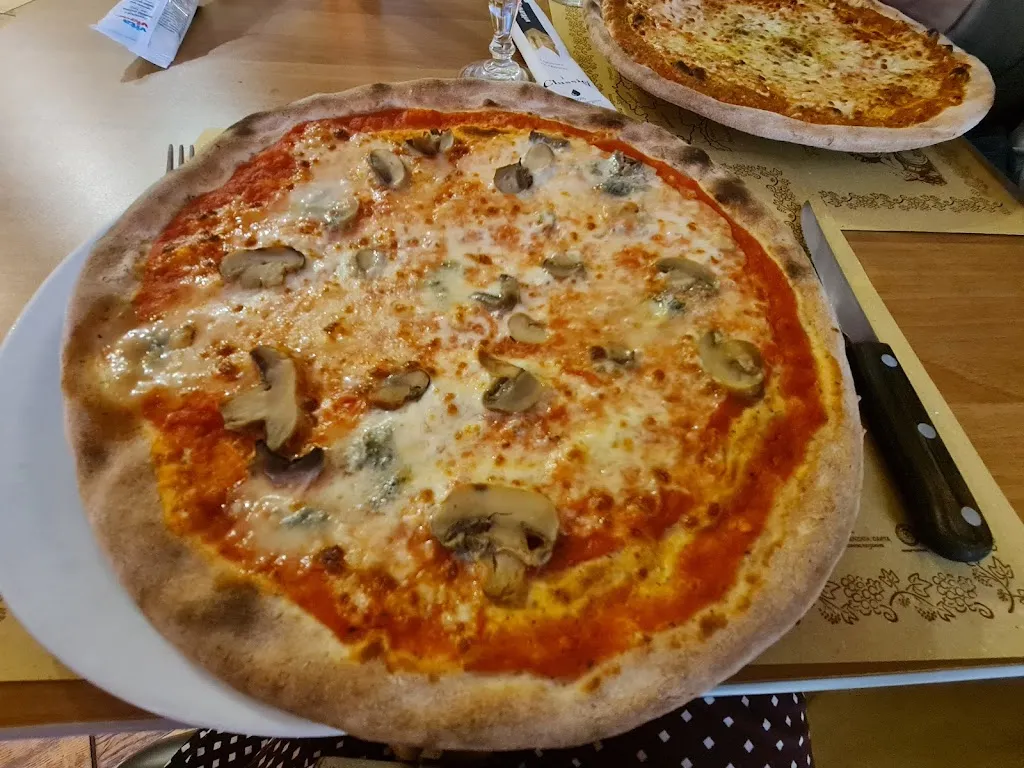 Menu_Pizzeria Lucky Star Guagenti Alessandro_Renate_image_9