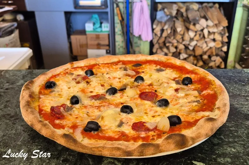 Pizzeria Lucky Star Guagenti Alessandro_Renate_slider_image_3