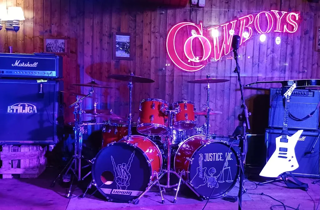 Edo Sala_Cowboys' Guest Ranch_Retorbido_review