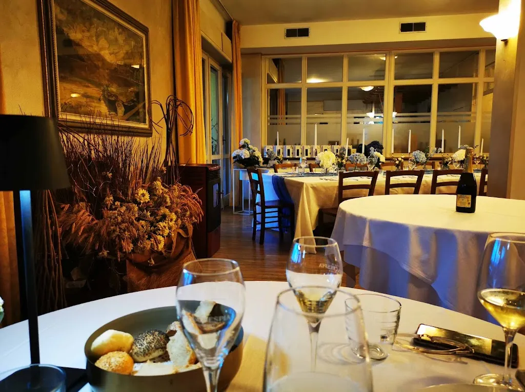 Ristorante Al Guelfo restaurant in Riva di Solto