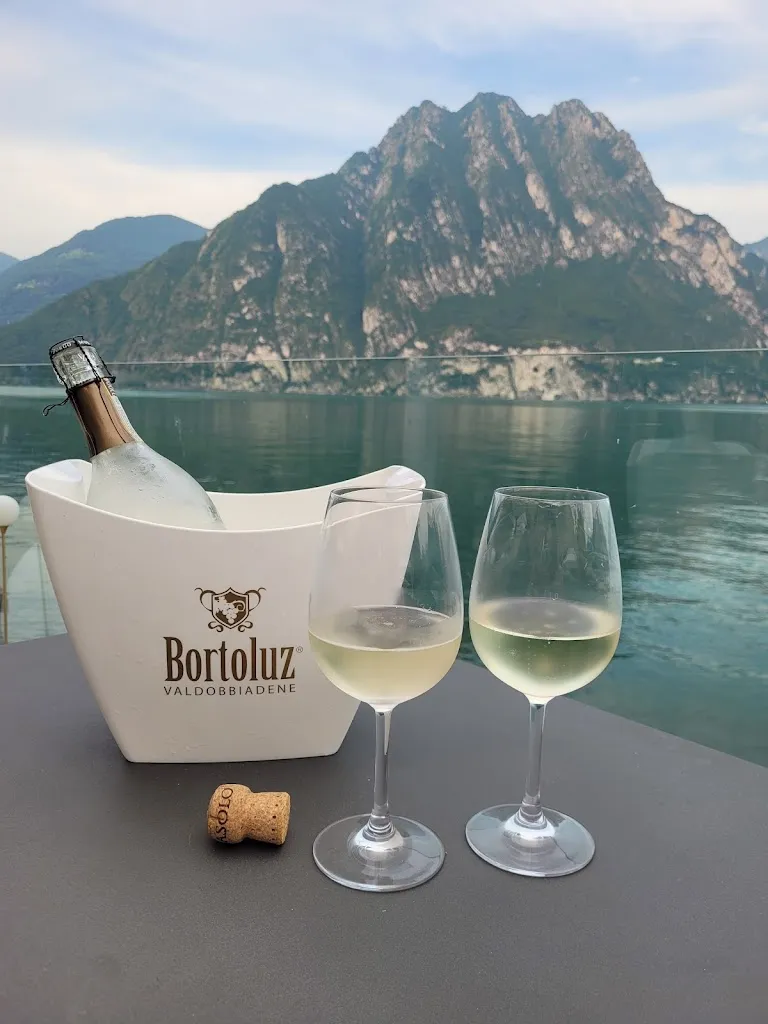 Chiosco Bogn Sunset Bar Restaurant Live Music_Riva di Solto_slider_image_3