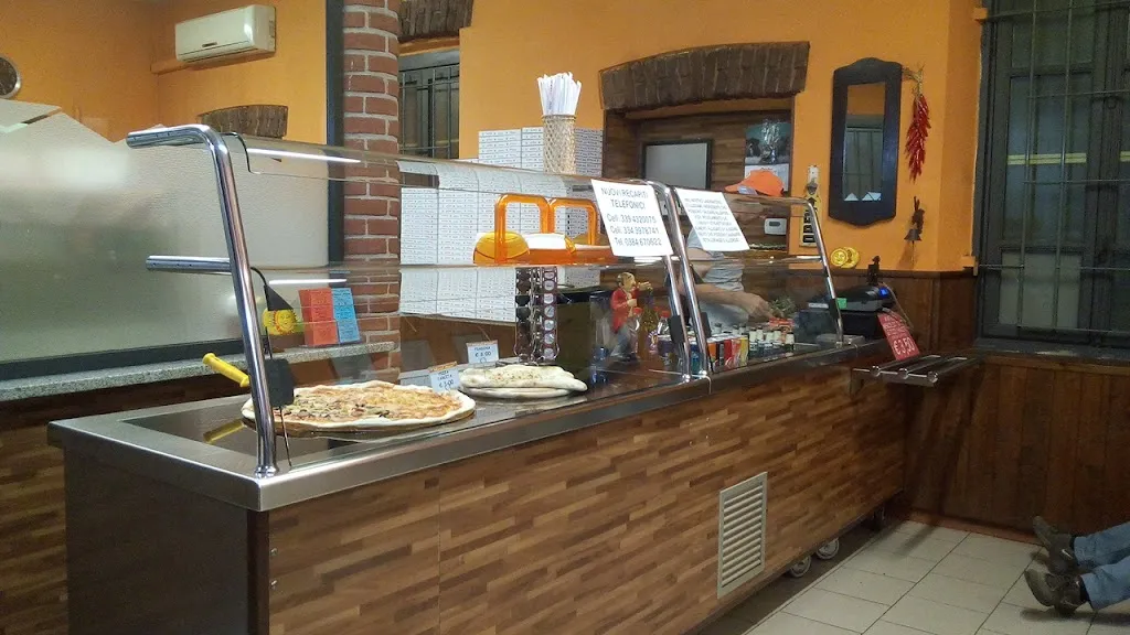 Stuzzi Pizza restaurant in Robbio