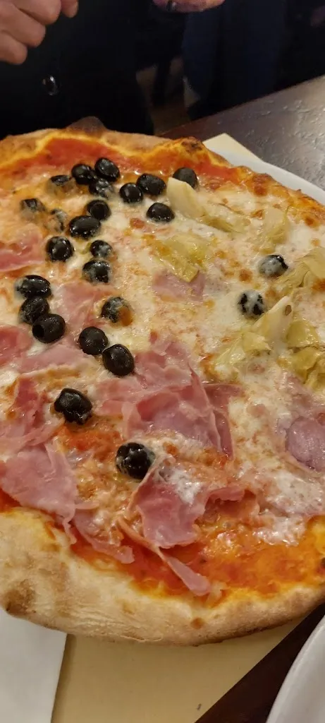 Andrea Viviani_Crown's Pub_Rogolo_review