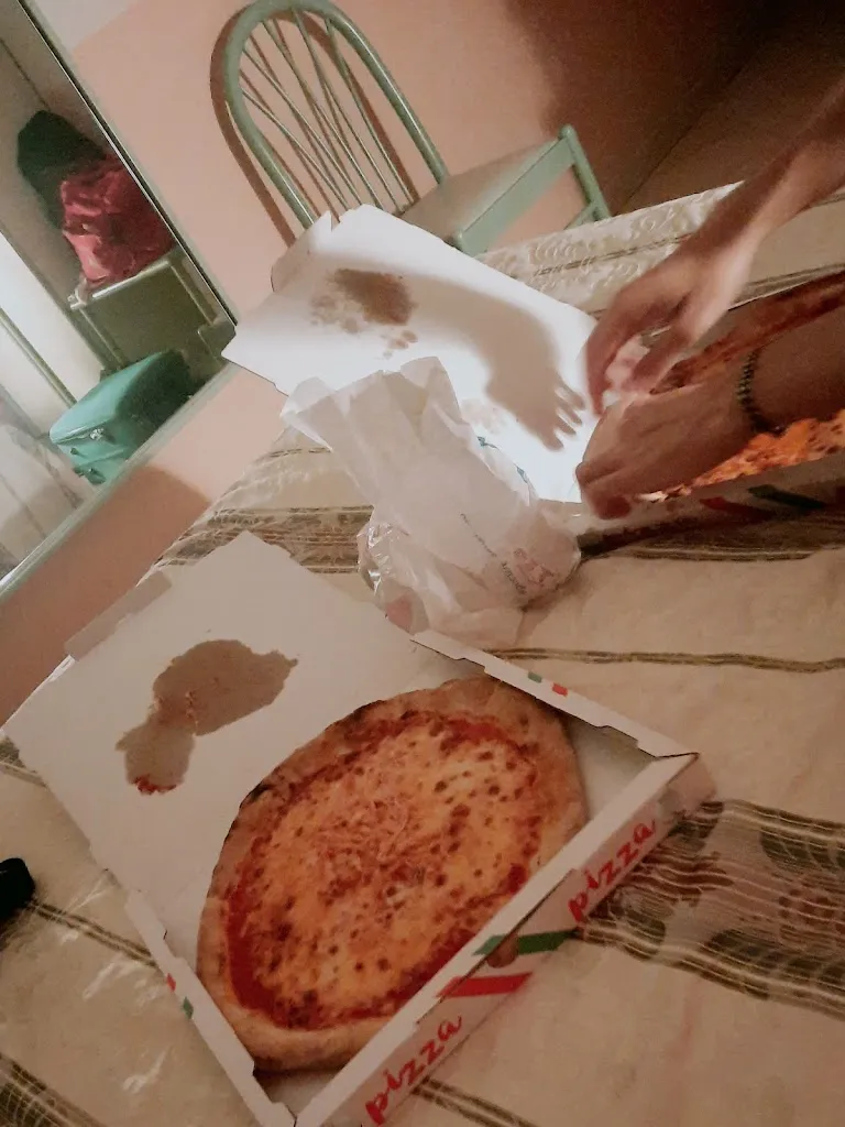 Corinna Parodi_Pizzeria Stella di Rogoredo_Rogoredo-Valaperta-Rimoldo_review