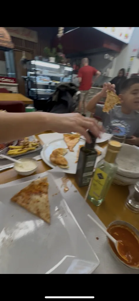 Leidy Nathaly Urra_SANTA SOFIA PIZZA - KEBAP - GRILL_Rogoredo-Valaperta-Rimoldo_recensione