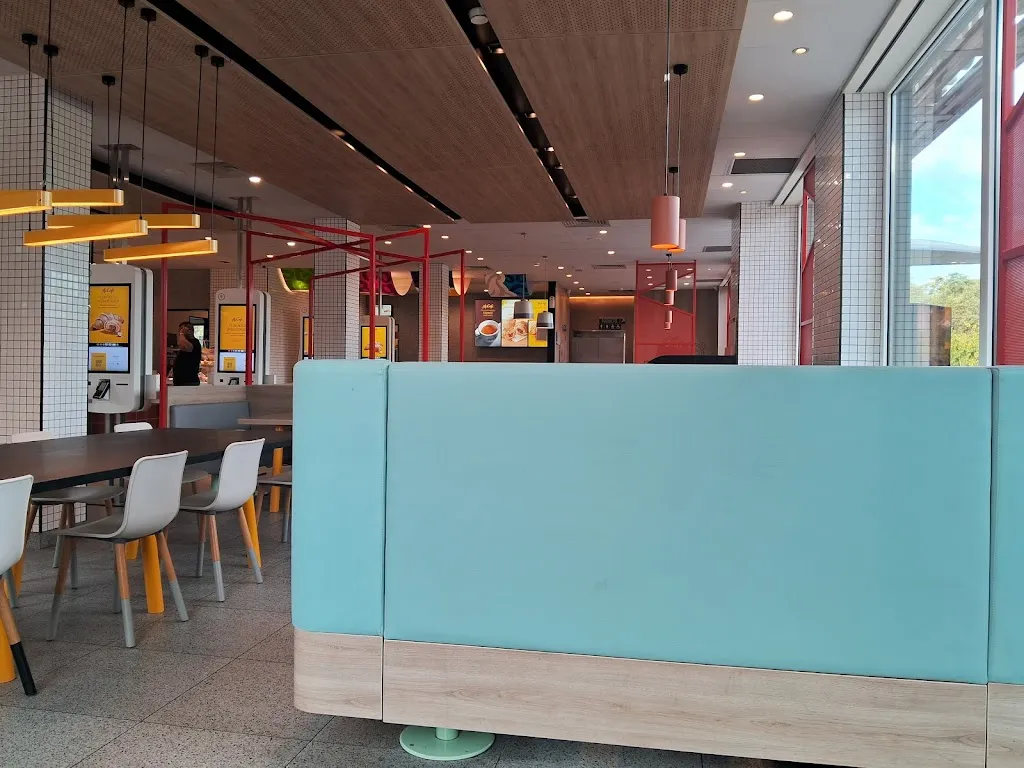 CP T_McDonald’s Milano Rogoredo_Rogoredo-Valaperta-Rimoldo_review