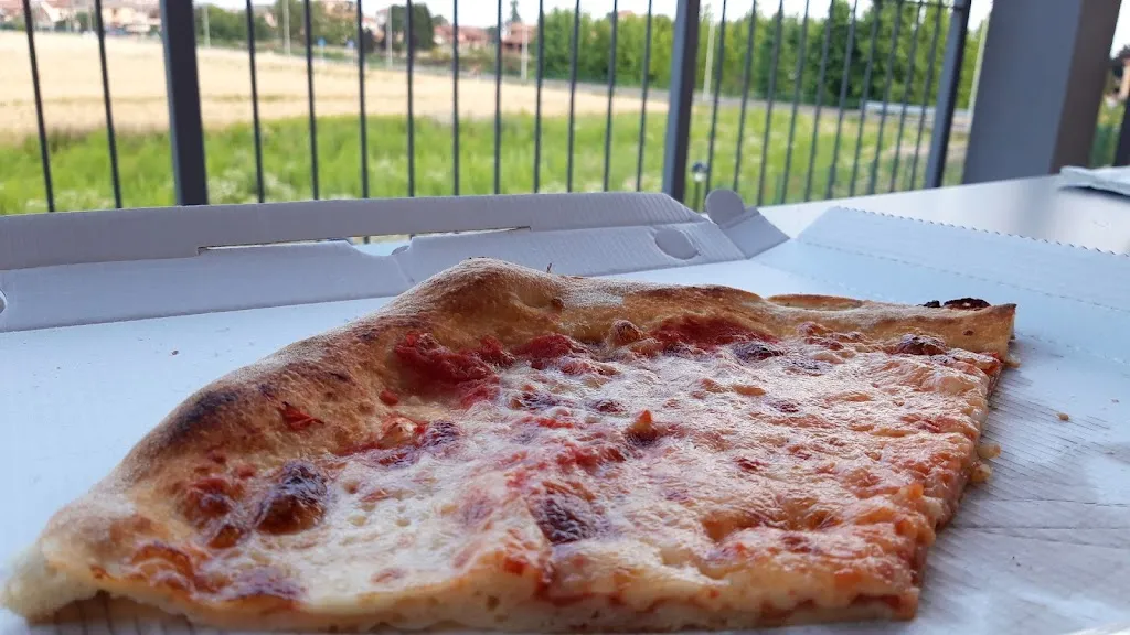 Daniara Quincici_Pizzeria La Saletta_Roncello_review