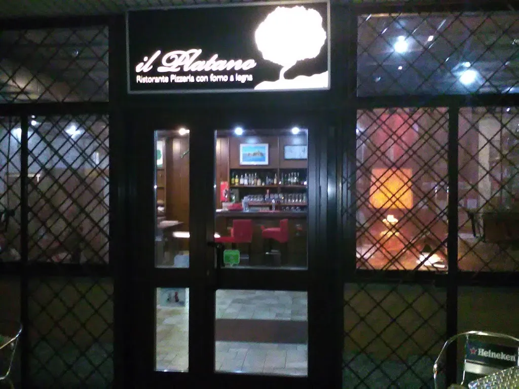 Il Platano restaurant in Roncello