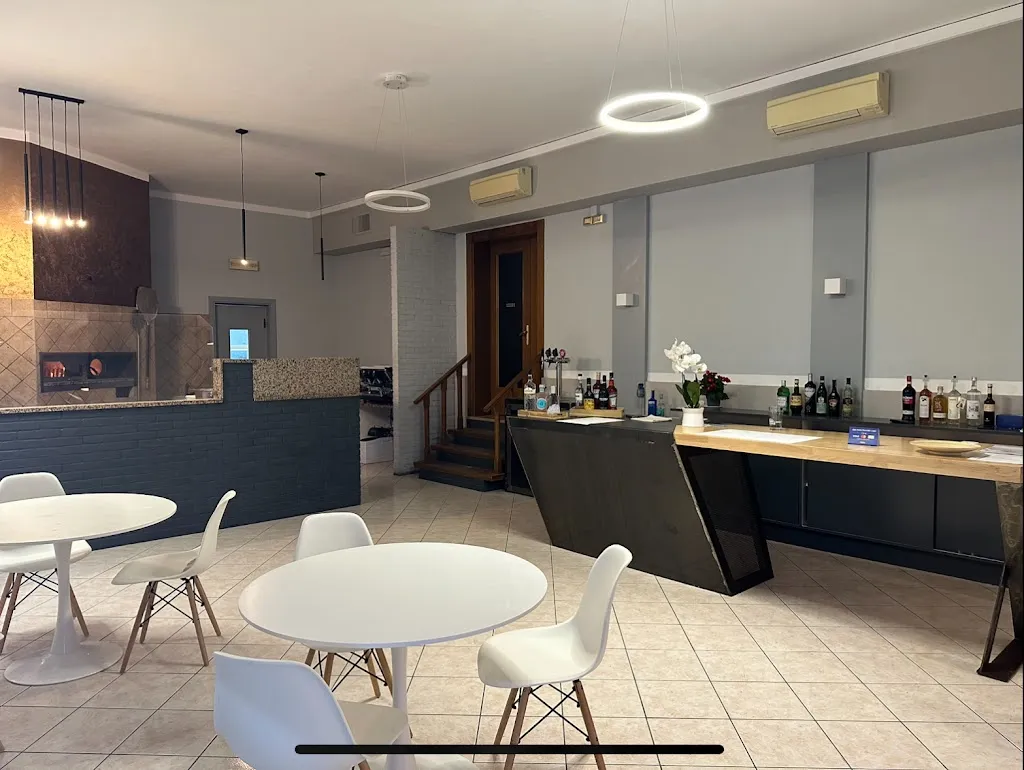 Pizzeria Fuoco e Pietra restaurant in Roncoferraro