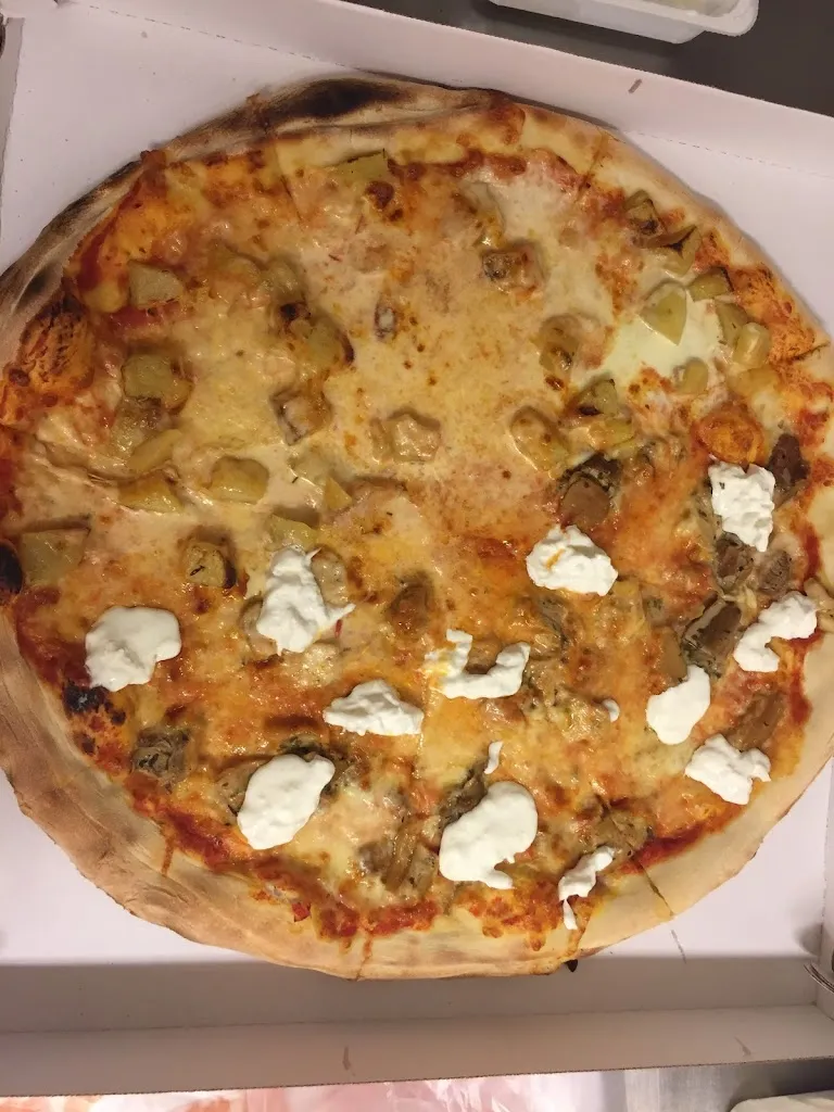 Pizzeria Serena Di Halili Nail_Roncoferraro_slider_image_2