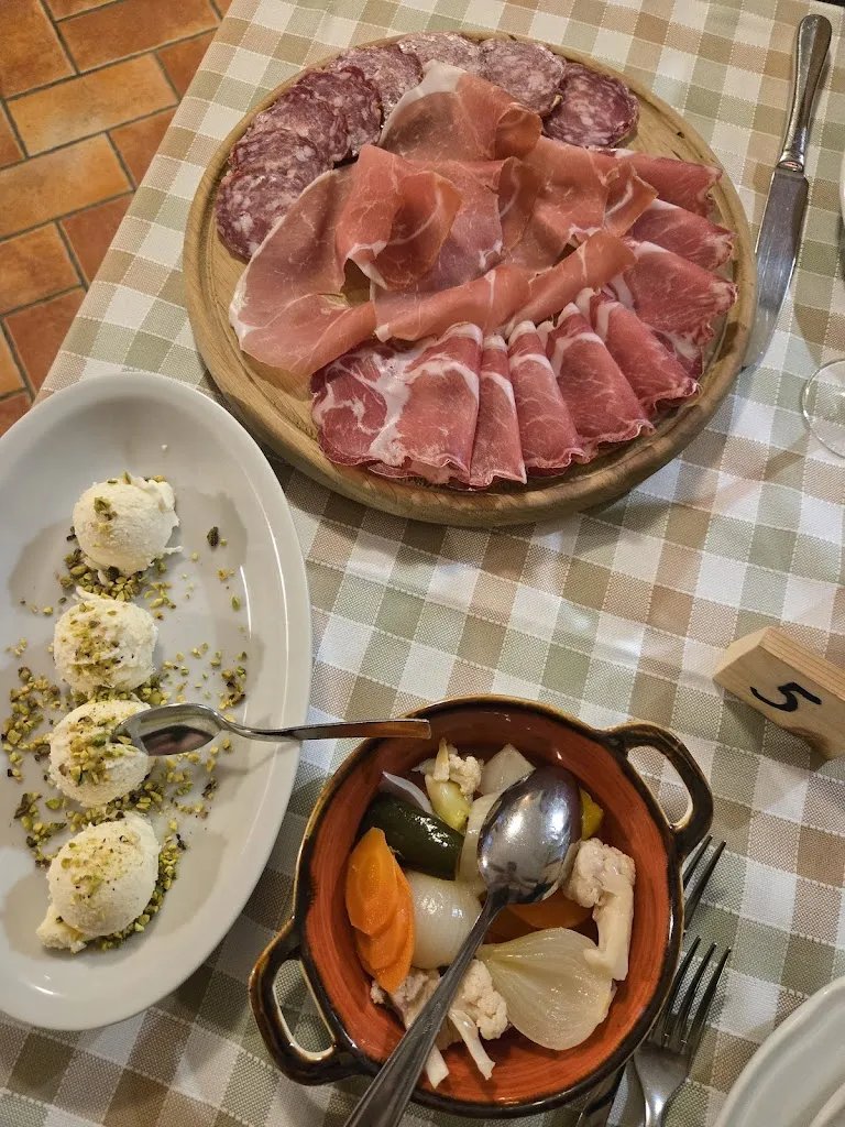 Gaia Loffreno_Cascina Sant'Ambrogio_Rosate_review