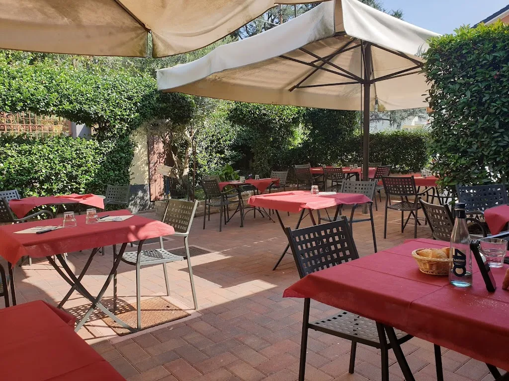 Trattoria Santuario restaurant in Rovello Porro