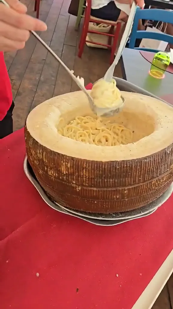 Nina Machová_Spilusi_Brindisi_review