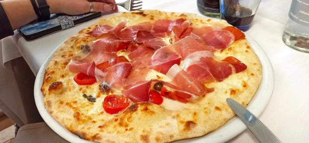 Ristorante Pizzeria Mediterraneo_Romano di Lombardia_slider_image_3