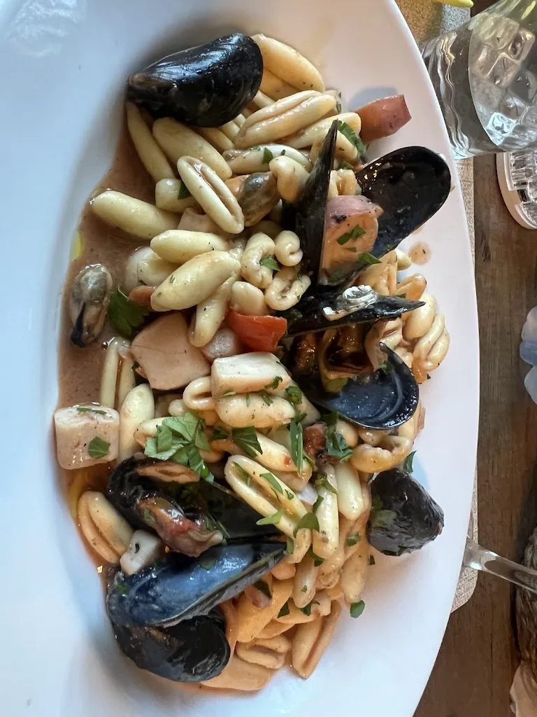 John Anthony Ramos_Trattoria-Pizzeria O'Lucianiello_Brindisi_review