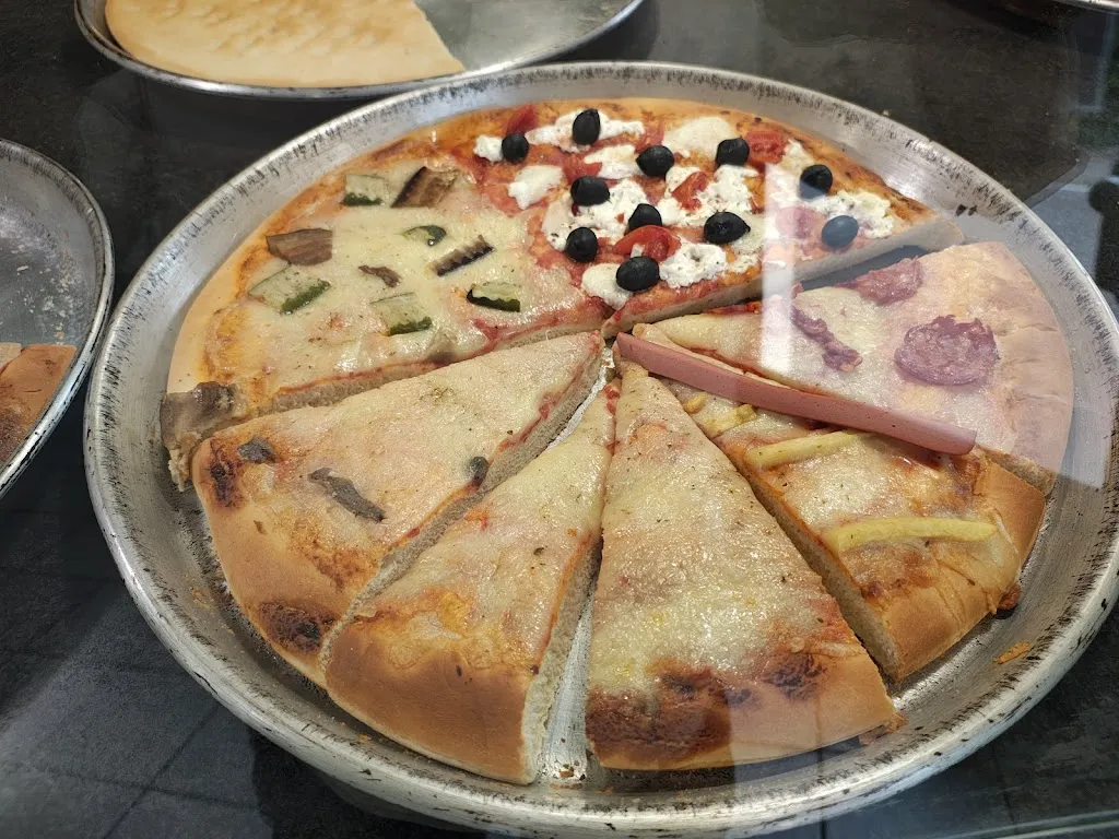 Pizza Al Trancio restaurant in Romano di Lombardia