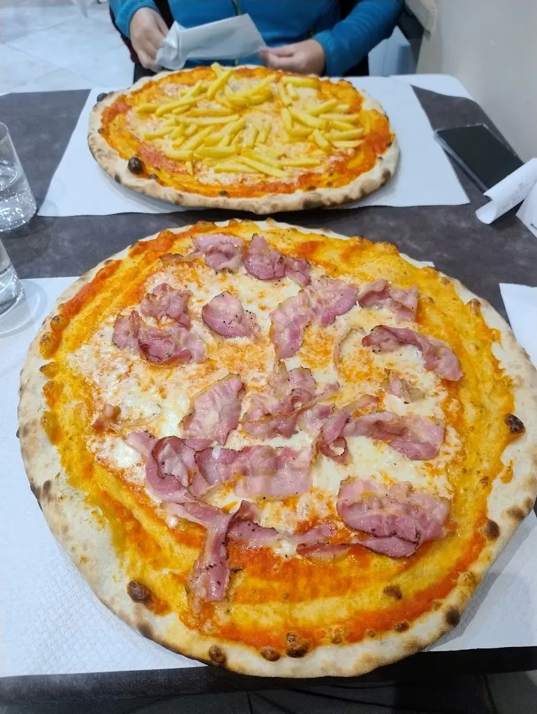 Pizzeria Trattoria Vecchia_Sabbio Chiese_slider_image_3