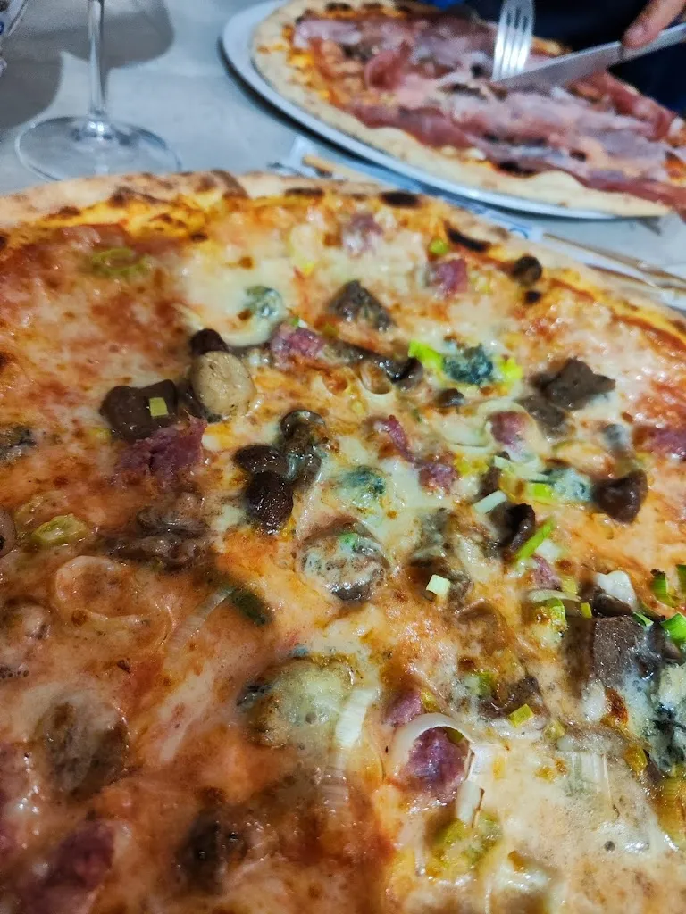 Menu_Pizzeria Amica_Sabbio Chiese_image_5