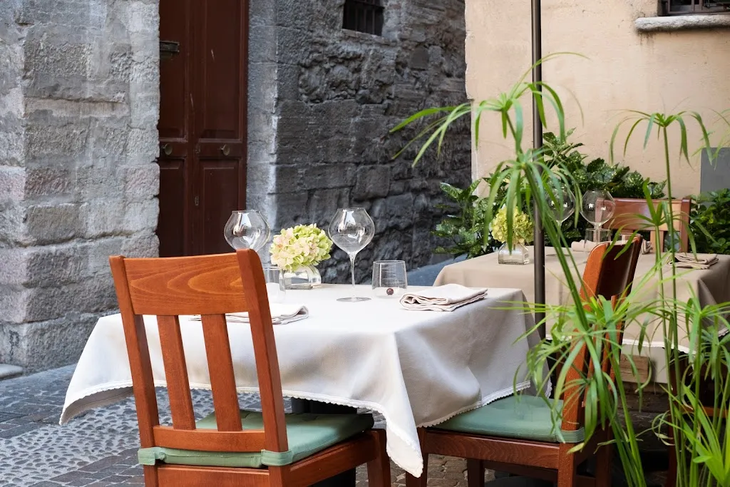 Osteria Di Mezzo_Salò_slider_image_1