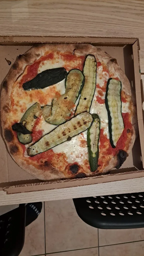 Lost Canvas_New pizzerellone_Saltrio_review