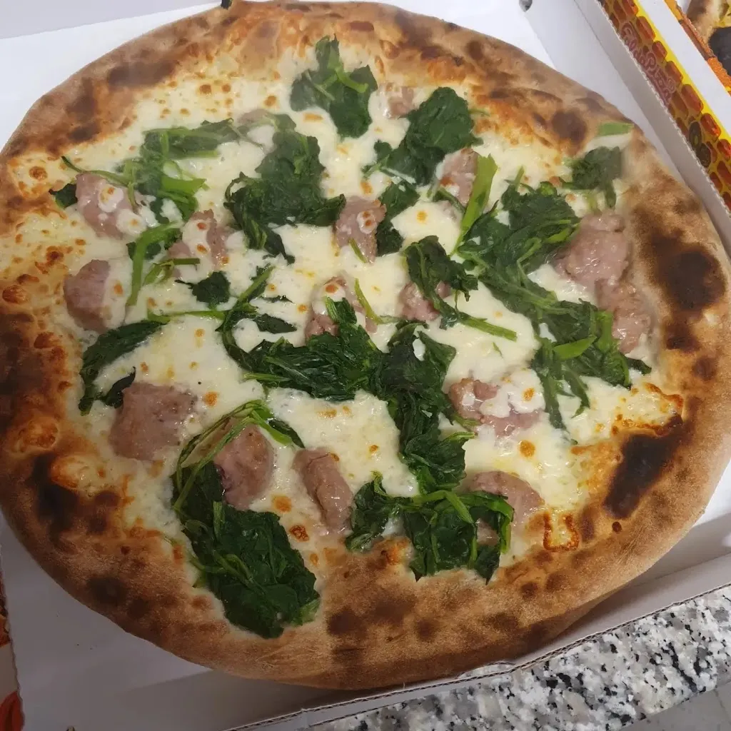 New pizzerellone restaurant in Saltrio