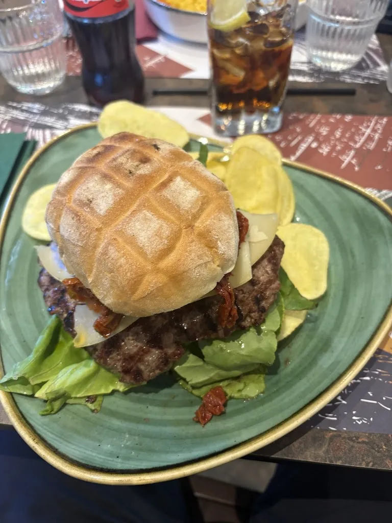 Valerio Tarantino_Cresta - Un locale mille storie_San Bovio-San Felice_review