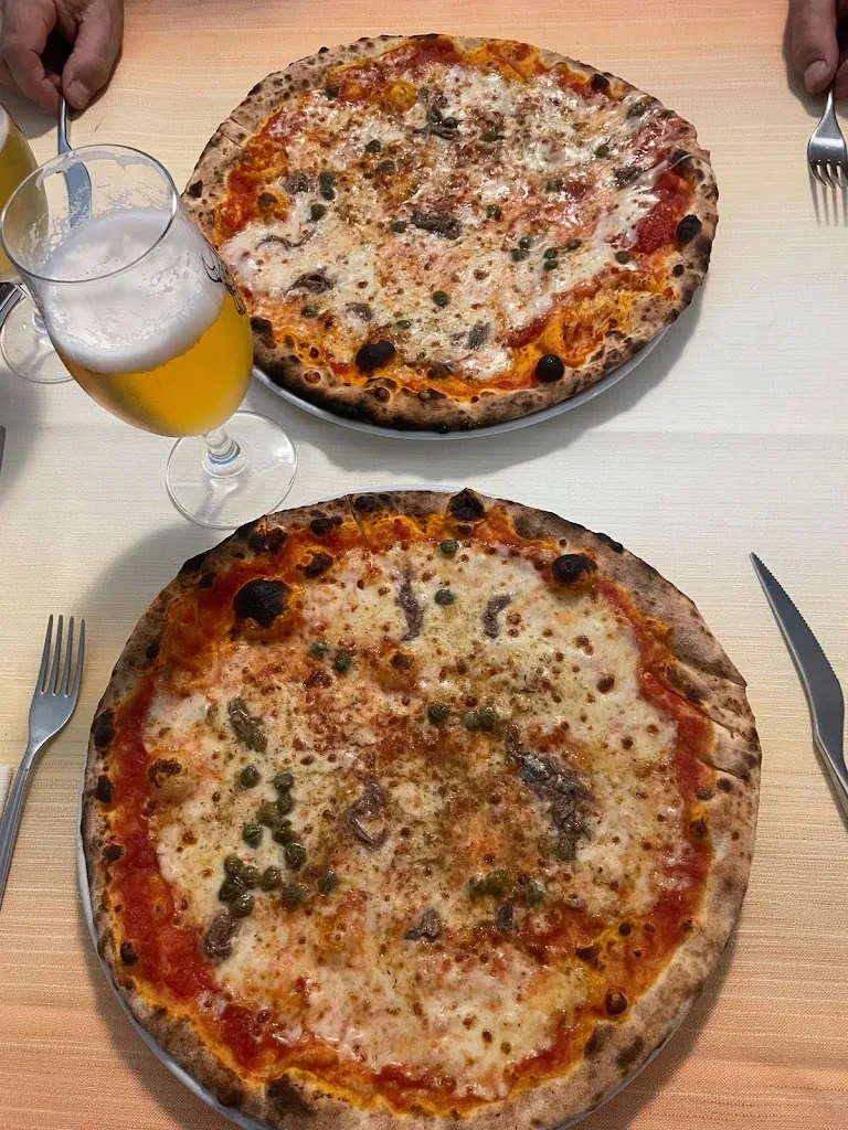 Ristorante Pizzeria Mare fuori restaurant in San Benedetto Po