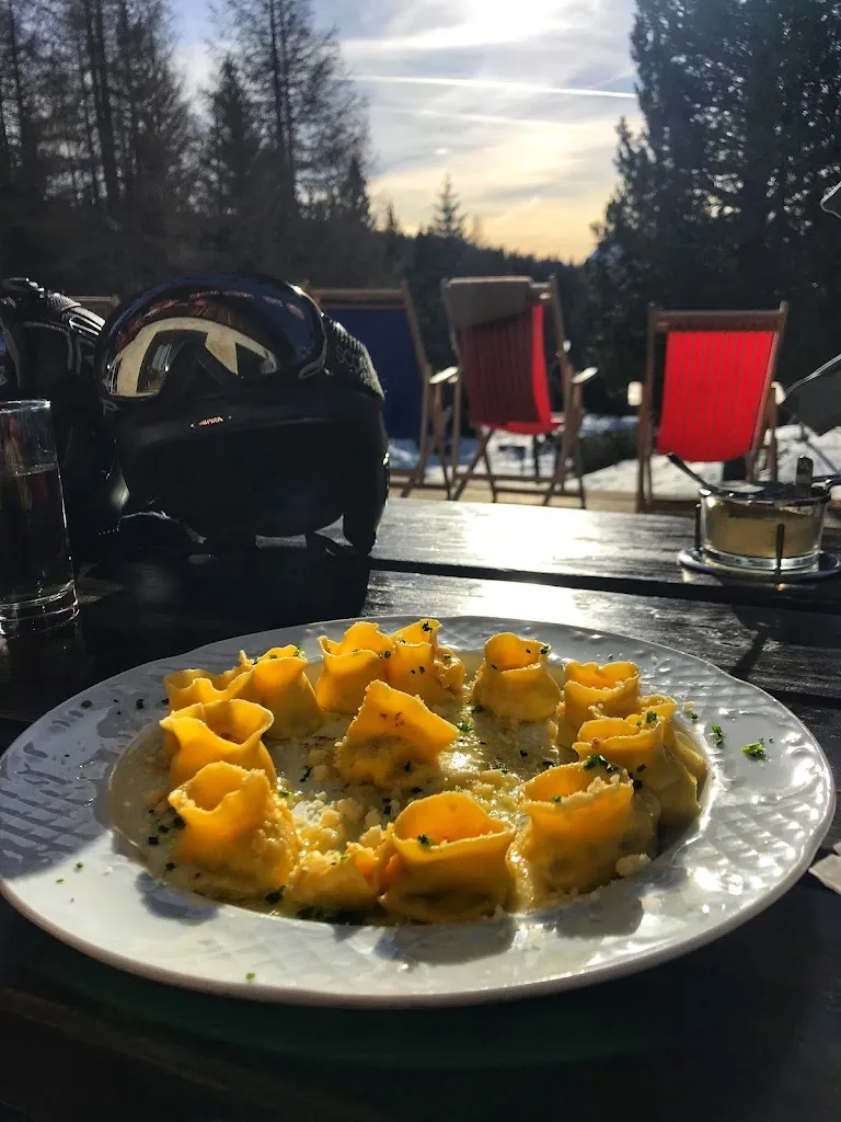 onski ski_Ütia Lé_San Cassiano_review